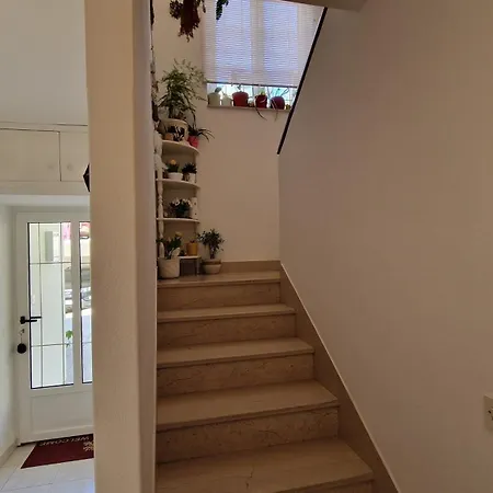 Sven Apartment *