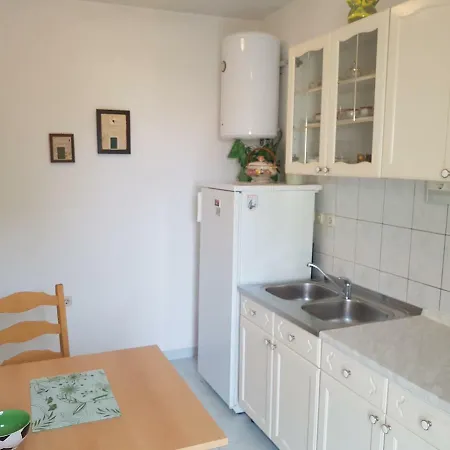 Sven Apartment *