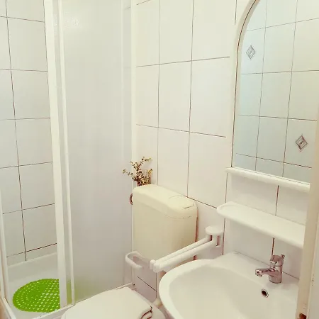 Sven Apartment *